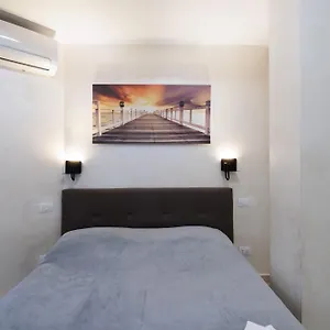  Guest house Roma Marine House